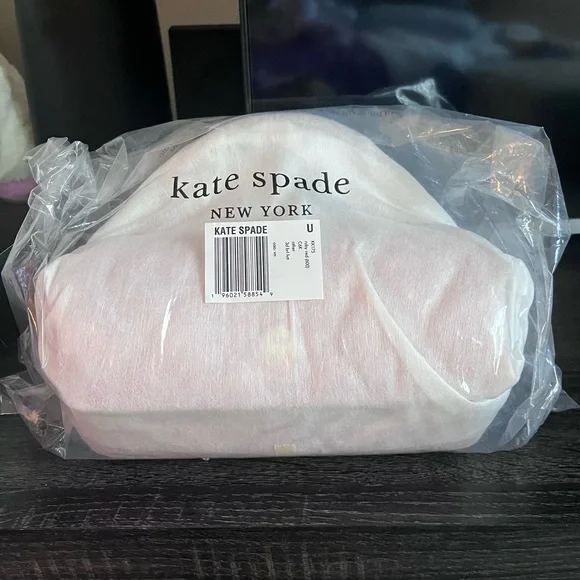 Kate Spade Heart Barrel Quilted Crossbody 💕
